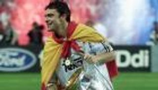 اعتكاف كروي.. مانولو سانشيز أسطورة دفاع ريال مدريد الذي هاجم رونالدو