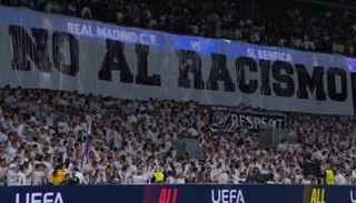 محاربة العنصرية بلافتة في ملعب ريال مدريد