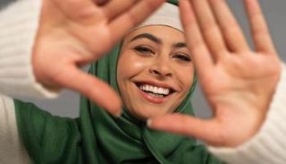حين تصوم المعدة يتنفس الجلد - صورة مولدة بالذكاء الاصطناعي