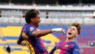 هاتريك تاريخي أثناء الصيام.. لامين يامال يواصل التلاعب بالأرقام مع برشلونة 