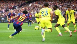من مباراة برشلونة وفياريال