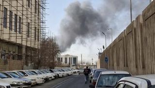 سحابة من الدخان فوق طهران عقب القصف