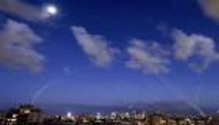 تداعيات الهجوم على إيران.. شركات طيران عالمية تلغي رحلاتها إلى الشرق الأوسط