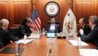 فانس والهجوم على إيران.. غياب يطرح تساؤلات 