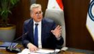 مصر تطرح بديلا لمرور النفط عبر هرمز.. نقل الخام من البحر الأحمر إلى المتوسط