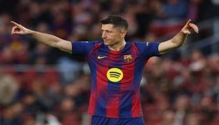 روبرت ليفاندوفسكي مهاجم برشلونة