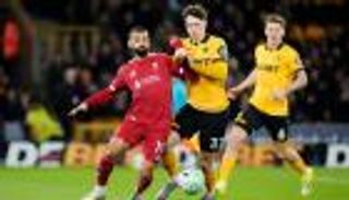 لقطة الموسم.. لاعب ليفربول يمنع زميله من التسجيل (فيديو)