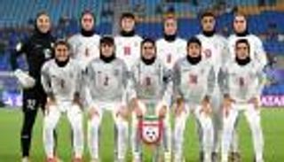 سيدات إيران يرفضن أداء النشيد الوطني في افتتاح كأس آسيا (فيديو)