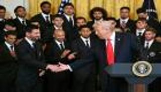 في حضور ترامب.. صديق ميسي يستفزه (فيديو)
