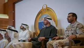الشيخ محمد بن زايد آل نهيان رئيس دولة الإمارات القائد الأعلى للقوات المسلحة في وزارة الدفاع
