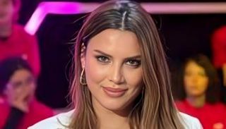 الفنانة الجزائرية ياسمين بن داود