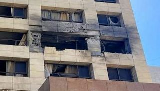 آثار قصف فندق رامادا في منطقة الروشة ببيروت