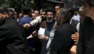 صعود مجتبى خامنئي في إيران.. مرشد &laquo;صنعه&raquo; الحرس