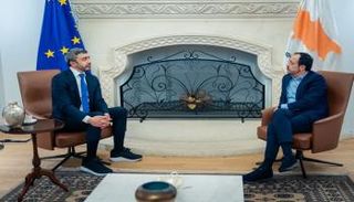 الشيخ عبدالله بن زايد آل نهيان ورئيس قبرص