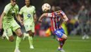 تحدث عن برشلونة.. ألفاريز يفتح باب الخروج من أتلتيكو مدريد 