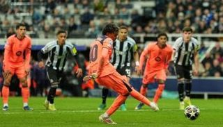 برشلونة ونيوكاسل
