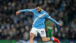 آيت نوري مدافع مانشستر سيتي
