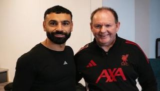 محمد صلاح مع إيدي سوليفان