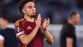 نائل العيناوي لاعب روما