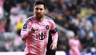 ليونيل ميسي قائد إنتر ميامي الأمريكي