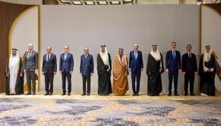 الوزراء المشاركون في الاجتماع التشاوري 