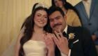 مسلسل &laquo;فخر الدلتا&raquo; الحلقة 30.. حفل زفاف فخر وتارا وسط أجواء عائلية