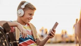 توجه أوروبي لحماية القصر من المخاطر الرقمية