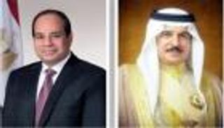 السيسي يصل إلى البحرين.. والملك في مقدمة مستقبليه