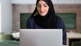 الإمارات تؤكد جاهزيتها الرقمية بقرار التعلم عن بُعد