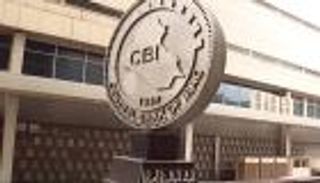 العراق يعالج أزمة الدولار.. إجراءات جديدة لإعادة المصارف إلى السوق