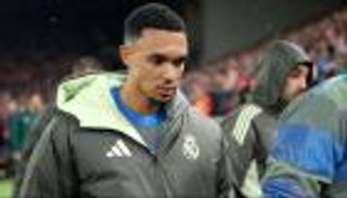 الريال ضد أتلتيكو مدريد.. أرنولد يقع ضحية &laquo;عقوبة فليك&raquo;