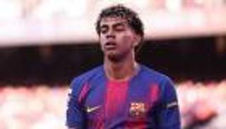 &laquo;هذا جنون&raquo;.. لامين يامال يفجّر أزمة مع هانز فليك (فيديو)