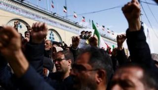جنازة أحد عناصر الحرس الثوري
