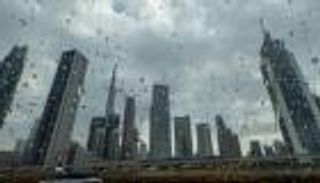الطقس في الإمارات.. استمرار الأمطار الغزيرة حتى السبت المقبل