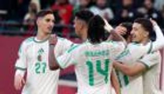 بعد حاج موسى.. نجم جديد يغيب عن ودية الجزائر وغواتيمالا