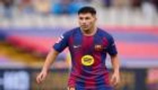 برشلونة يحسم موقفه من اللاعب الغاضب