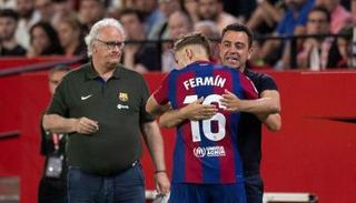 تشافي هيرنانديز وفيرمين لوبيز في برشلونة