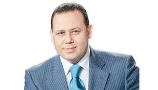 الإعلامي محمود الورواري