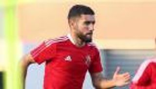 بين الأهلي والزمالك و3 أندية.. فرص عودة أحمد قندوسي إلى الدوري المصري
