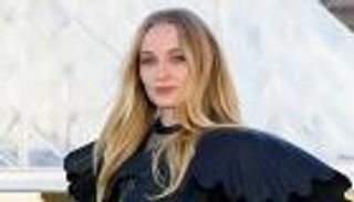 بعد إصابة النجمة صوفي تيرنر.. توقف تصوير &laquo;Tomb Raider&raquo;