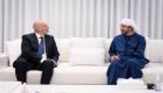 عبدالله بن زايد يبحث مع وزير الدفاع اليوناني تداعيات الاعتداءات الإيرانية
