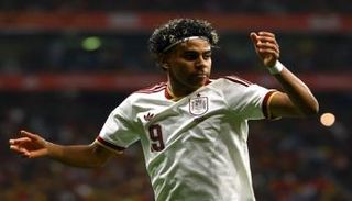 لامين يامال نجم برشلونة الواعد