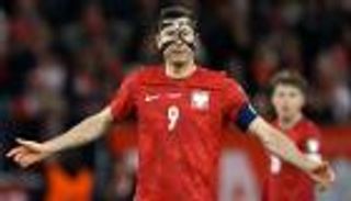 من رافينيا ليامال وليفاندوفسكي.. كيف أثر التوقف الدولي على برشلونة؟