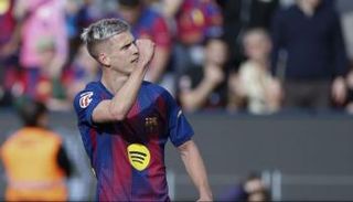 داني أولمو لاعب وسط برشلونة