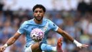 مهاجم إسبانيا يفتح طريق عمر مرموش إلى برشلونة