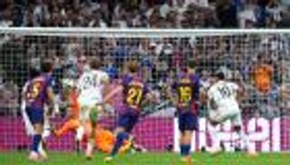 برشلونة أم ريال مدريد.. من يمتلك السيطرة الحقيقية في إسبانيا؟