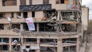 مبان مدمرة جراء الضربات الأمريكية على إيران