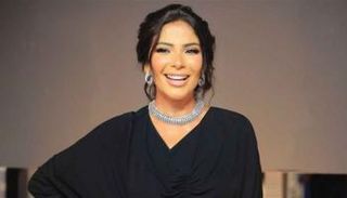 الفنانة منى زكي