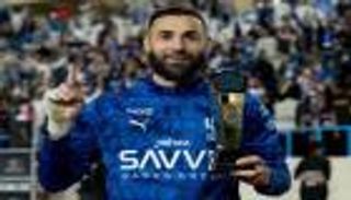 الهلال ضد الخلود.. هاتريك بنزيما الثاني يعيد ذكريات أول مباراة