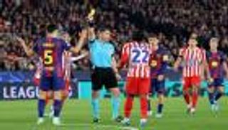&laquo;خطأ جسيم&raquo;.. برشلونة يتحرك ضد حكم مباراة أتلتيكو مدريد